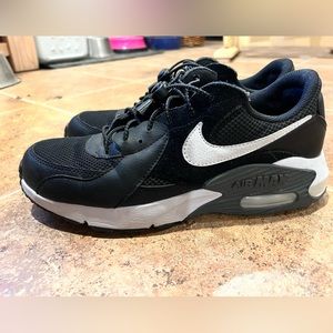 Nike air maxes